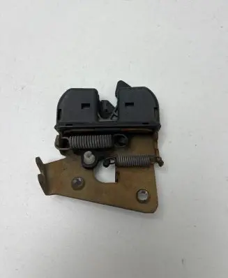 BMW 5 E60 E61 Seat back rest lock catch 7112863 BMM5220
