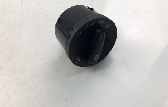 Volkswagen Golf VI Light switch 1K0941431BK