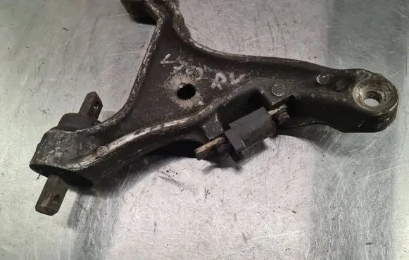 Volvo V70 Front lower control arm/wishbone