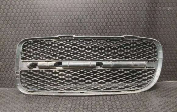 Volkswagen Touareg I Front bumper lower grill 7L6853666A