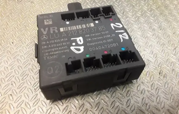 Mercedes-Benz E W212 Door control unit/module 2128203785 A2128203785