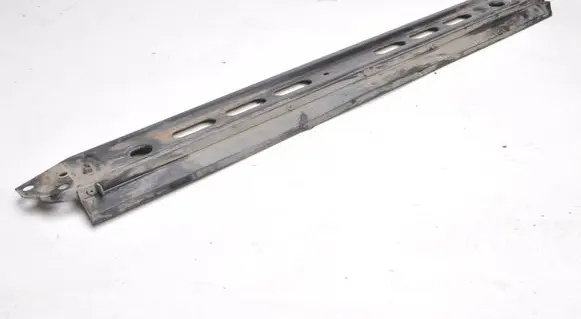 Volvo V70 Bottom radiator support slam panel 31368100
