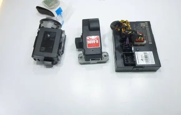 Engine ECU kit and lock set