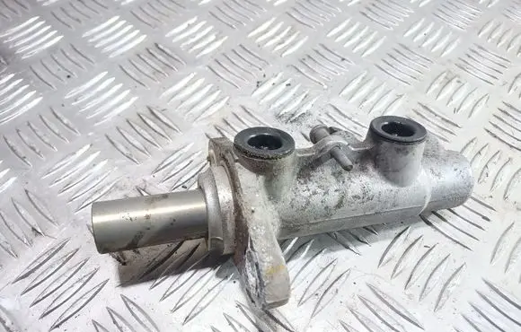 Master brake cylinder
