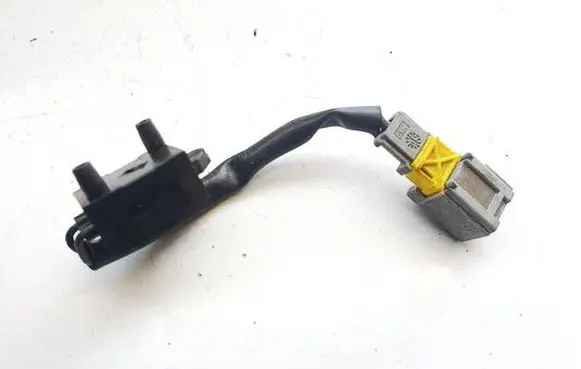 Citroen DS3 Clutch pedal sensor 95835t02