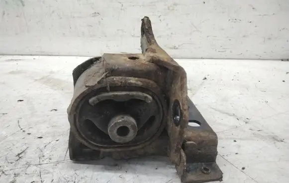 Toyota RAV 4 (XA20) Engine mount bracket 1237228030