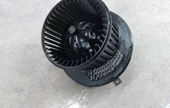 Volkswagen Golf Plus Heater fan/blower 1K1820015