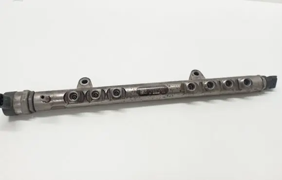 Volvo XC60 Fuel main line pipe 0445215025 30777759 159178L5