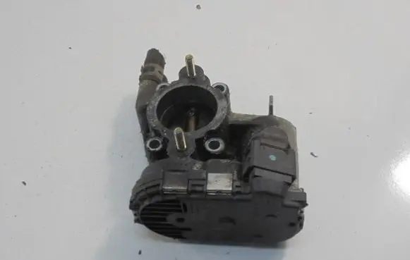 Opel Corsa C Electric throttle body valve 9157512