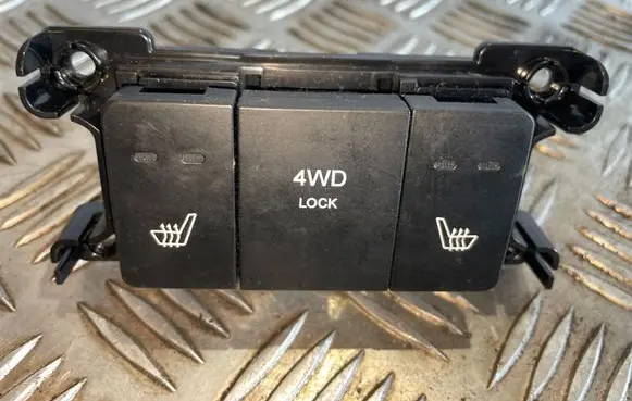 Hyundai Santa Fe Seat heating switch 70317