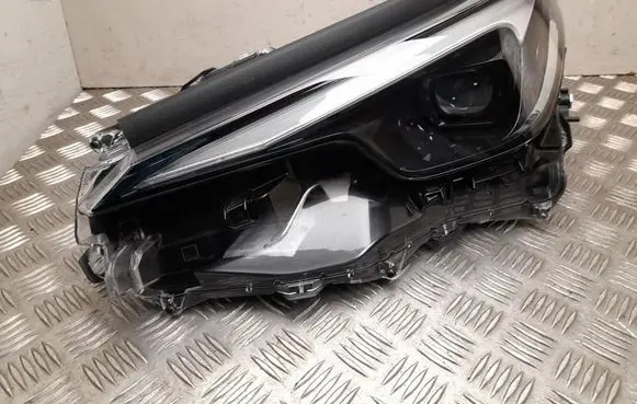 Lexus LBX Headlight/headlamp KOITO52360