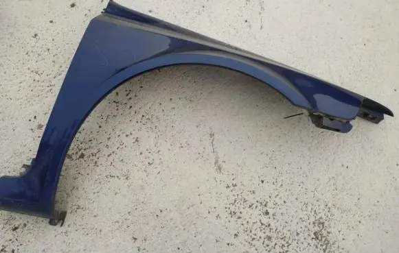 Renault Laguna II Fender melynas