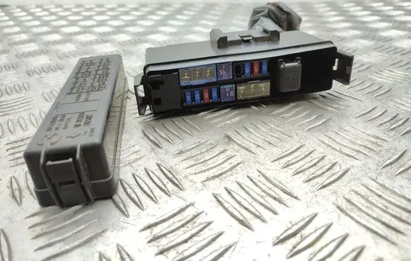 Nissan 370Z Fuse module