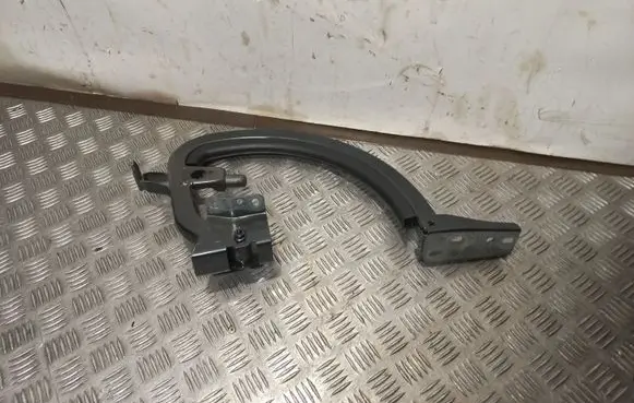 Audi A3 S3 8V Tailgate/trunk/boot hinge 8V5827302