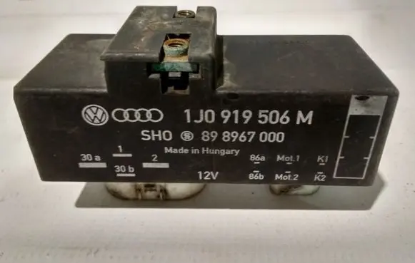 Seat Toledo II (1M) Coolant fan relay 1J0919506M