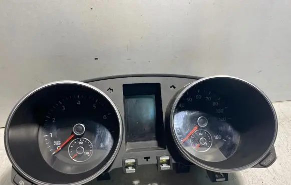 Volkswagen Golf VI Speedometer (instrument cluster) 5K0920961 1119014799 VDD024110