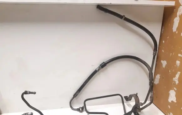 Volkswagen Caddy Power steering hose/pipe/line