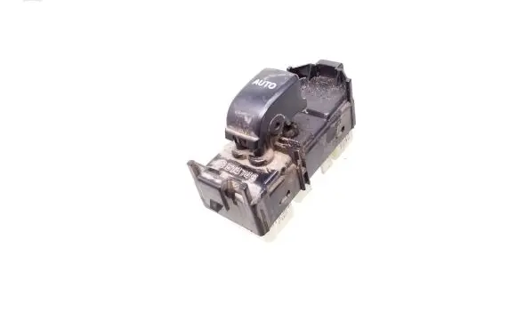 Toyota Corolla Verso E121 Electric window control switch 8403013031