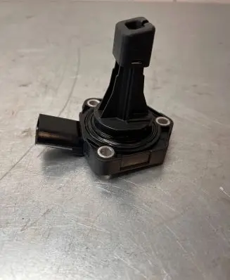 Volkswagen PASSAT B6 Oil pressure sensor 03C907660G 6PR00962902