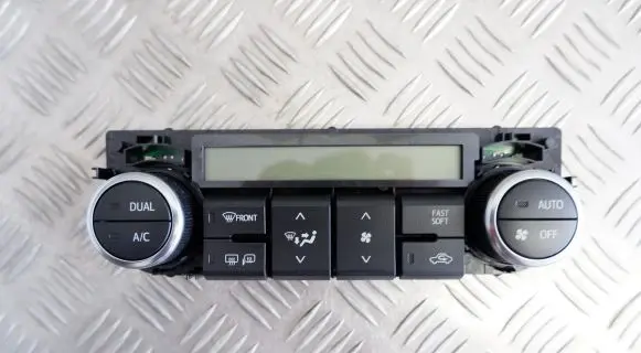 Toyota Auris E180 Climate control unit 5590002410