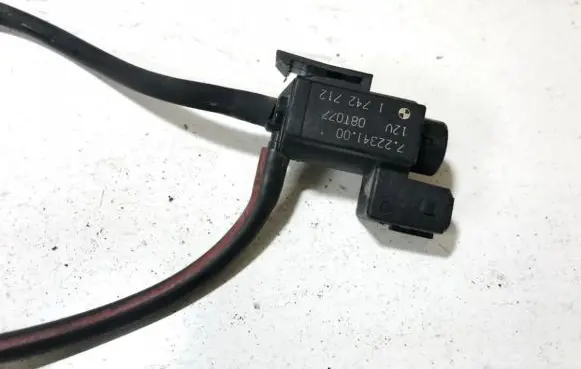 BMW 5 E39 Turbo solenoid valve 72234100 1742712