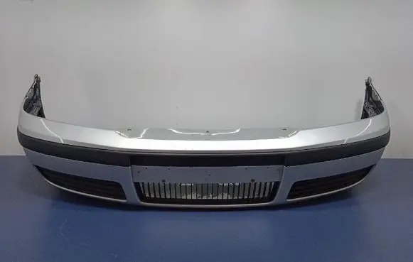 Skoda Octavia Mk2 (1Z) Front bumper 1U0807221D