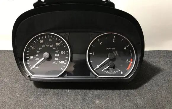 BMW 1 E81 E87 Speedometer (instrument cluster) 1024982
