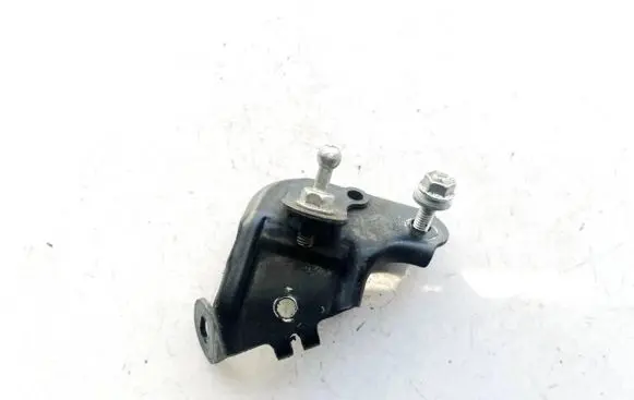 Toyota C-HR I Engine mounting bracket