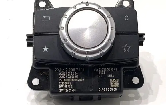 Mercedes-Benz E W212 Radio/CD/DVD/GPS head unit A2129007619