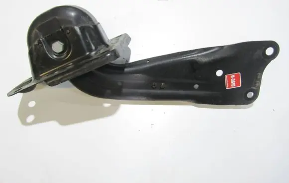 Volkswagen PASSAT B8 Rear upper control arm/wishbone 5Q0505225C