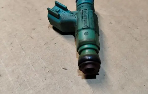 Chrysler Sebring (ST-22 - JR) Fuel injector 04591756AB