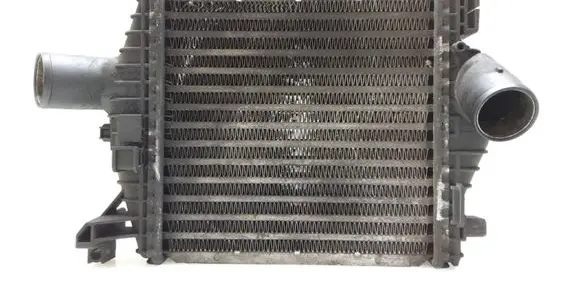 Mercedes-Benz Vito Viano W638 Intercooler radiator 6385012301