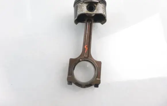 Mazda 6 Piston with connecting rod