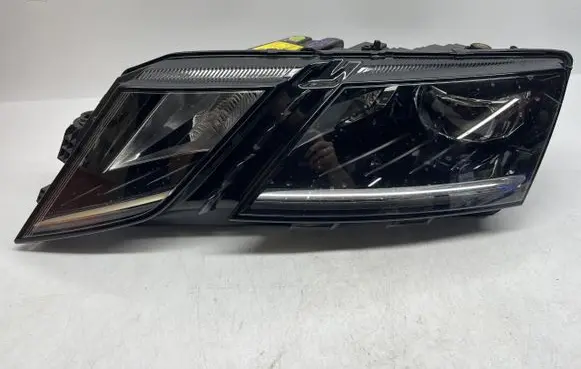 Skoda Octavia Mk1 (1U) Headlight/headlamp 5E1941015D