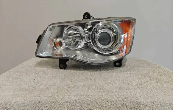 Chrysler Voyager Headlight/headlamp 05113339