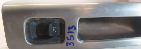 Volvo V50 Electric window control switch 8679678