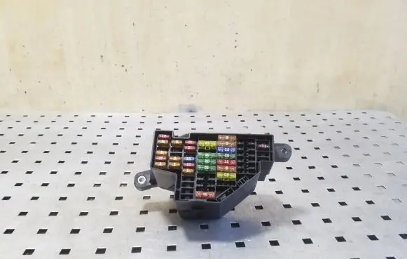 Audi TT TTS Mk2 Fuse module 1K2941824