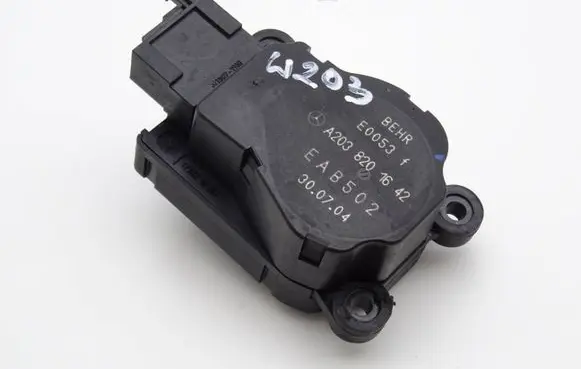 Mercedes-Benz C W203 Air flap motor/actuator A2038201642