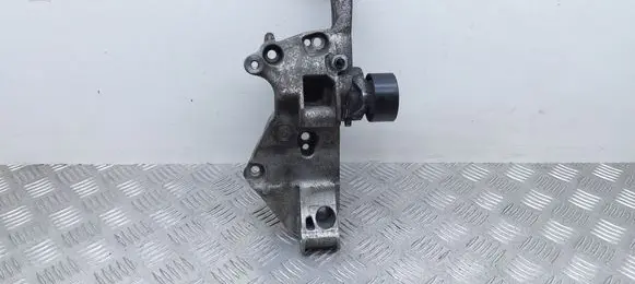 Citroen C4 II Generator/alternator bracket 9809714680