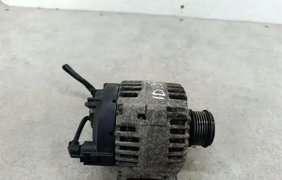 Volkswagen Golf Plus Generator/alternator 06F903023C