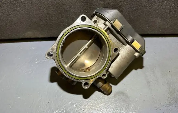 BMW 1 F20 F21 Throttle valve 7527871 3552420319 A2C83004100