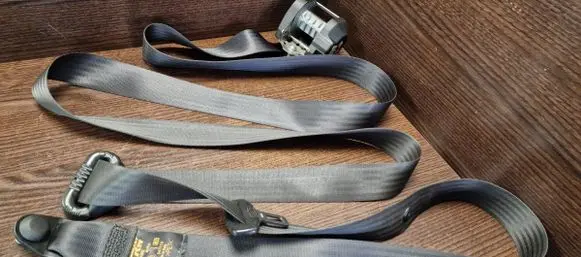 Iveco Daily 4th gen Front seatbelt 33017280A1 048006