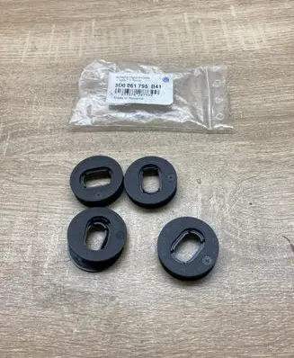 Skoda Fabia Mk2 (5J) Floor mat clip fixing clamp 3D0061795 3D0864200A 3D0864287A