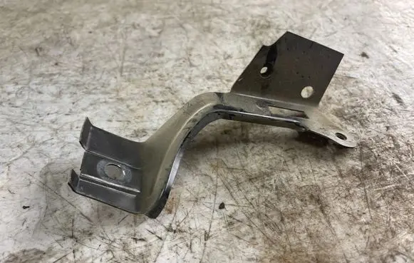 Volkswagen PASSAT B5 Fender mounting bracket 3b0821237