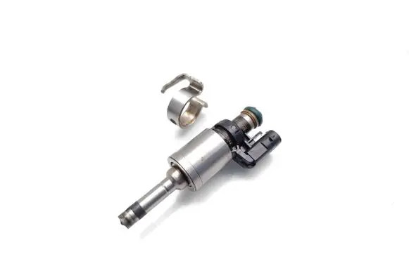 Ford Focus Fuel injector CM5G-9F593-FA