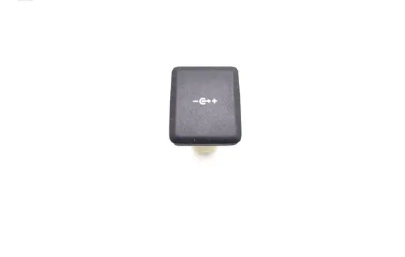 Land Rover Defender 12 V Socket (front) L8B215K040CA
