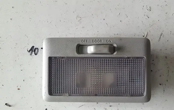 Suzuki Grand Vitara II Front seat light