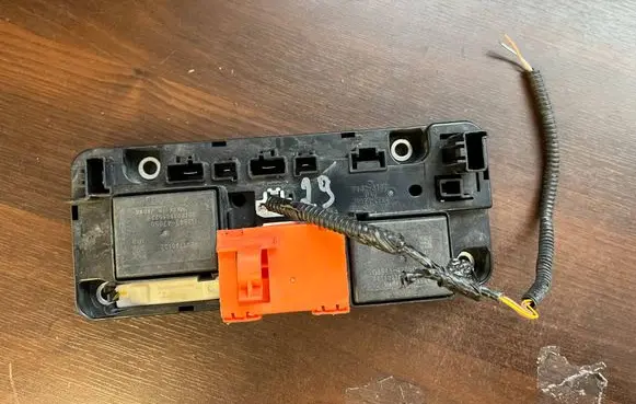 Toyota C-HR I Relay mounting block G92Z147070
