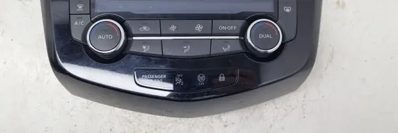 Nissan Qashqai Climate control unit 275004EA0A