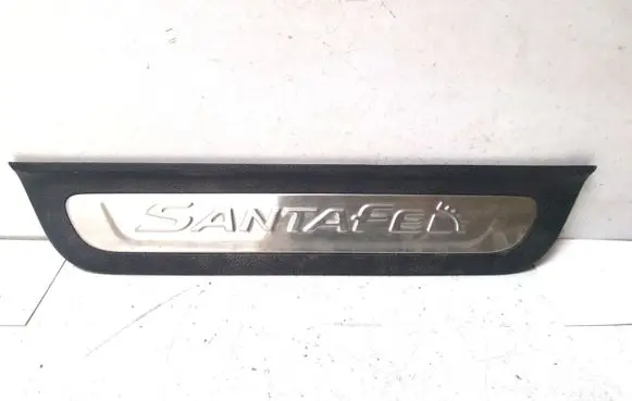 Hyundai Santa Fe Rear sill trim cover 85877S1500